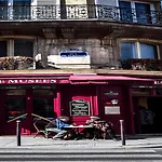 Aesthetic And Large T2 In The Edge Of Le Marais
