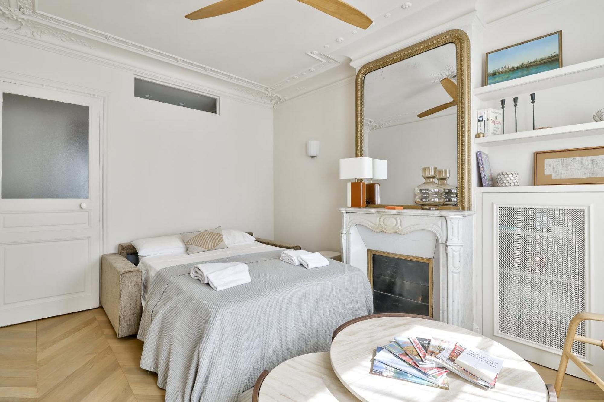 Aesthetic And Large T2 In The Edge Of Le Marais Appartamento